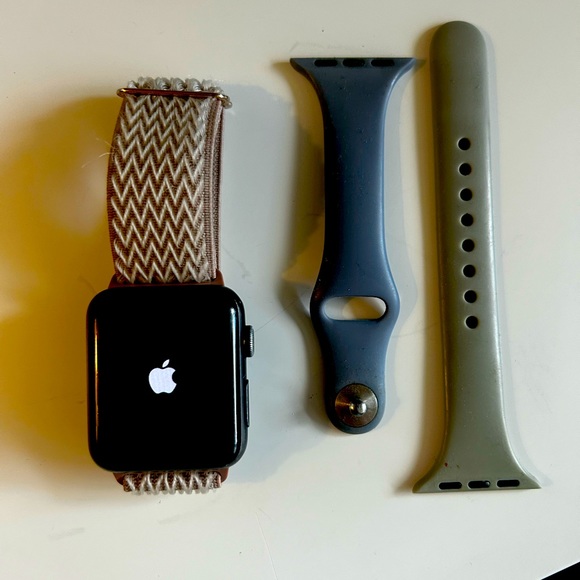 Apple Other - Apple Watch, series 3: Two bands and charge cord